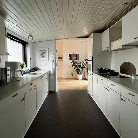 Cozy House With Field View Near Puttgarden *